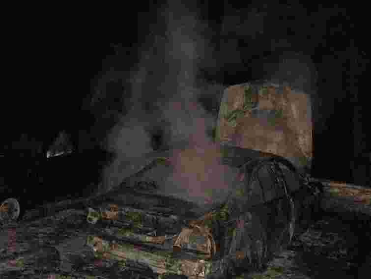 На Закарпатті згоріло BMW начальника прикордонної застави. Фото