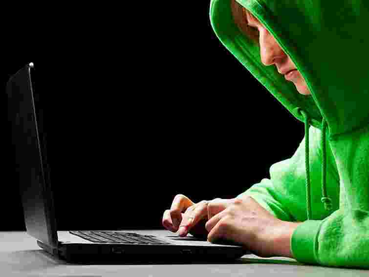 Азаров доручив збільшити держзамовлення на ITішників