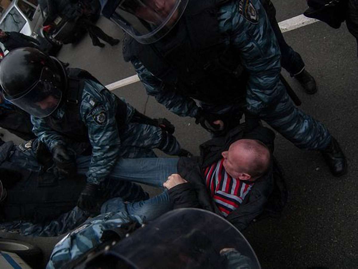 У Києві «Беркут» напав на мирну акцію протесту, - Чорний комітет