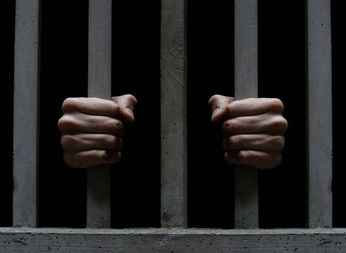 Затриманим біля адміністрації президента загрожує 15 діб арешту