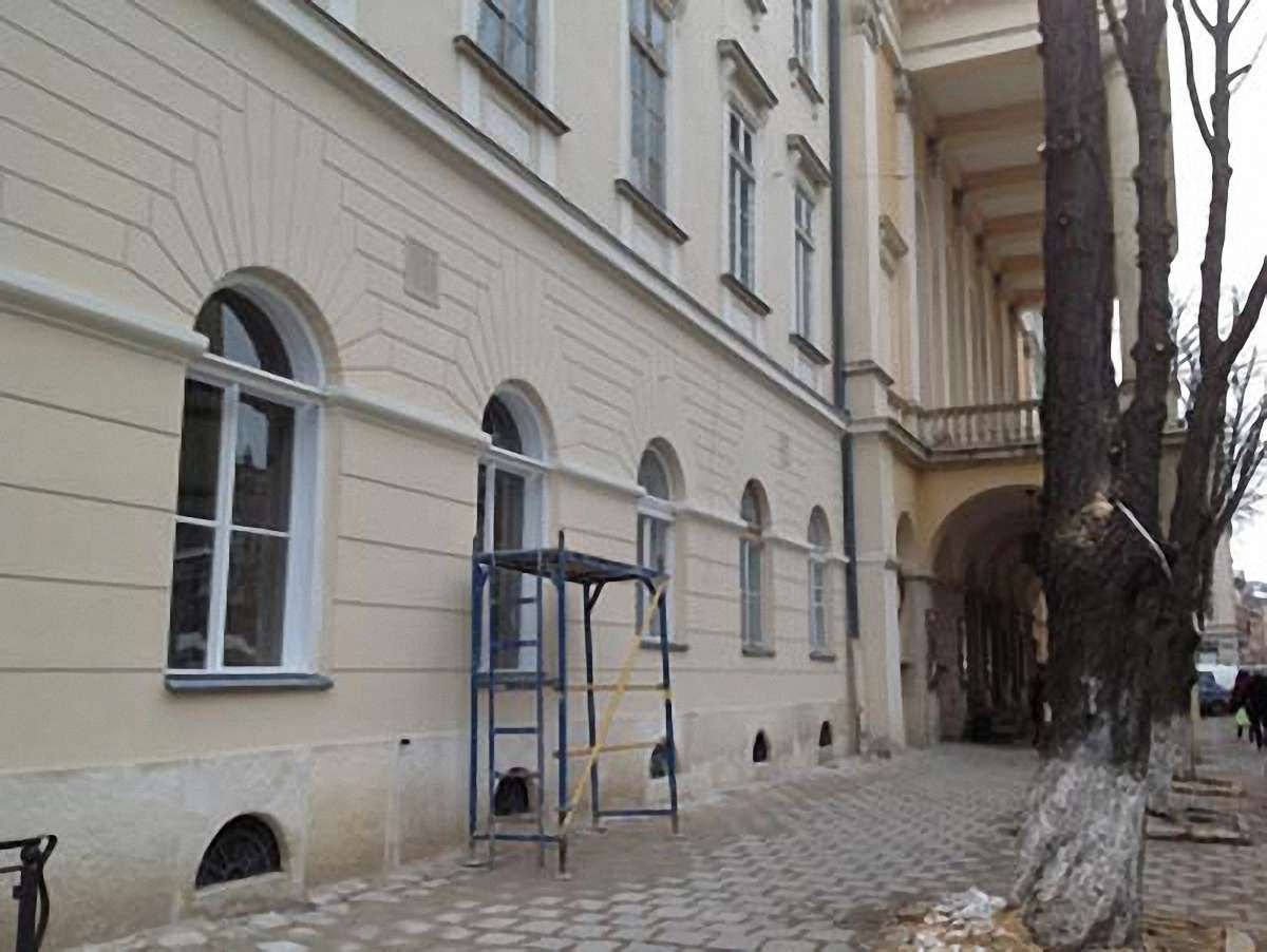 На відселення мешканців з театру Заньковецької треба 57 квартир