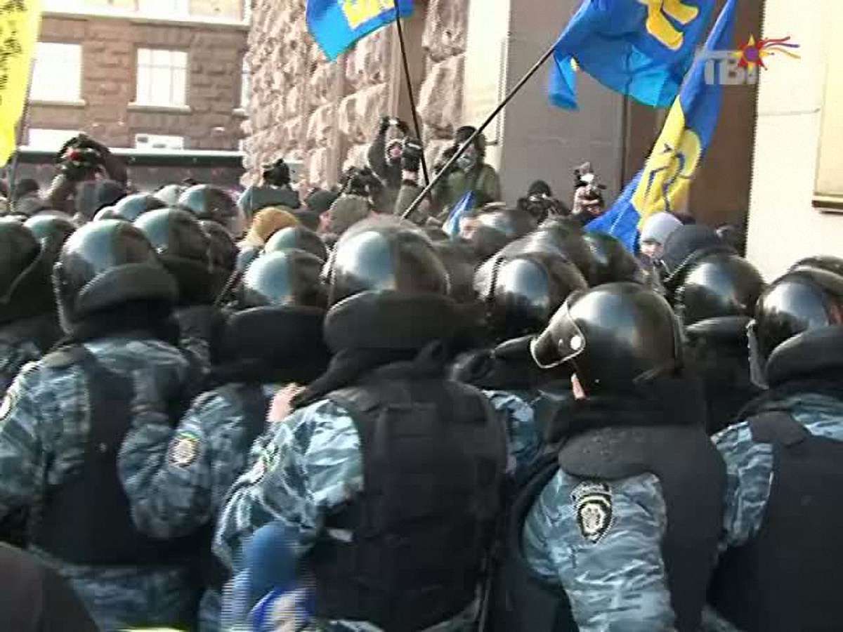 У Києві – сутичка між міліцією та захисниками Гостинного двору 