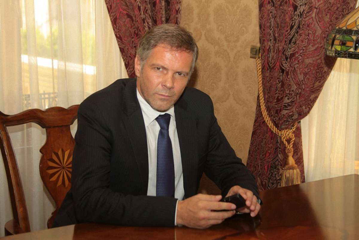 Ресторан у музеї «Арсенал» відкрили люди з «Фронту змін», – депутат