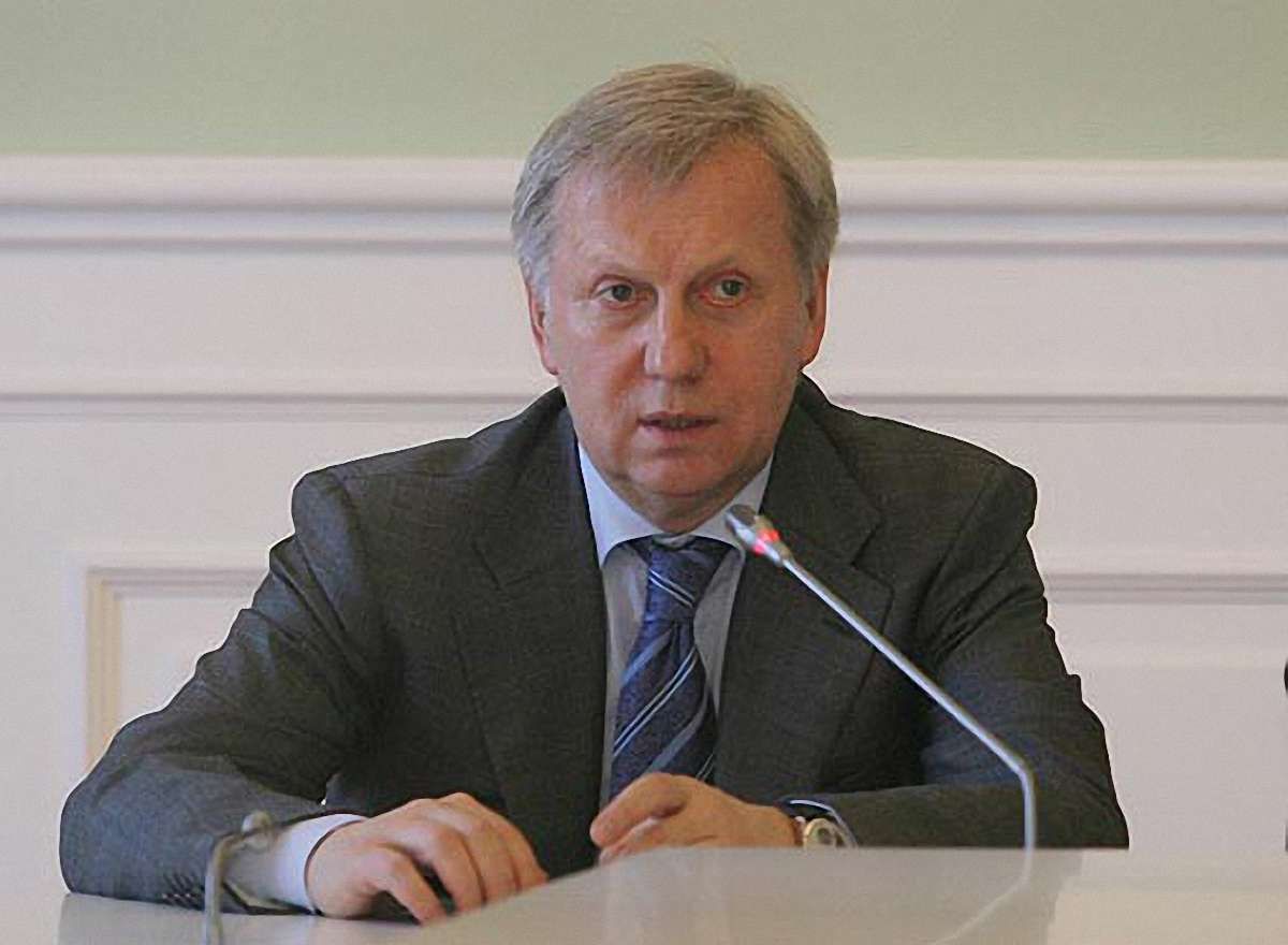 Регіонал про нардепів у вишиванках: треба припинити карнавал