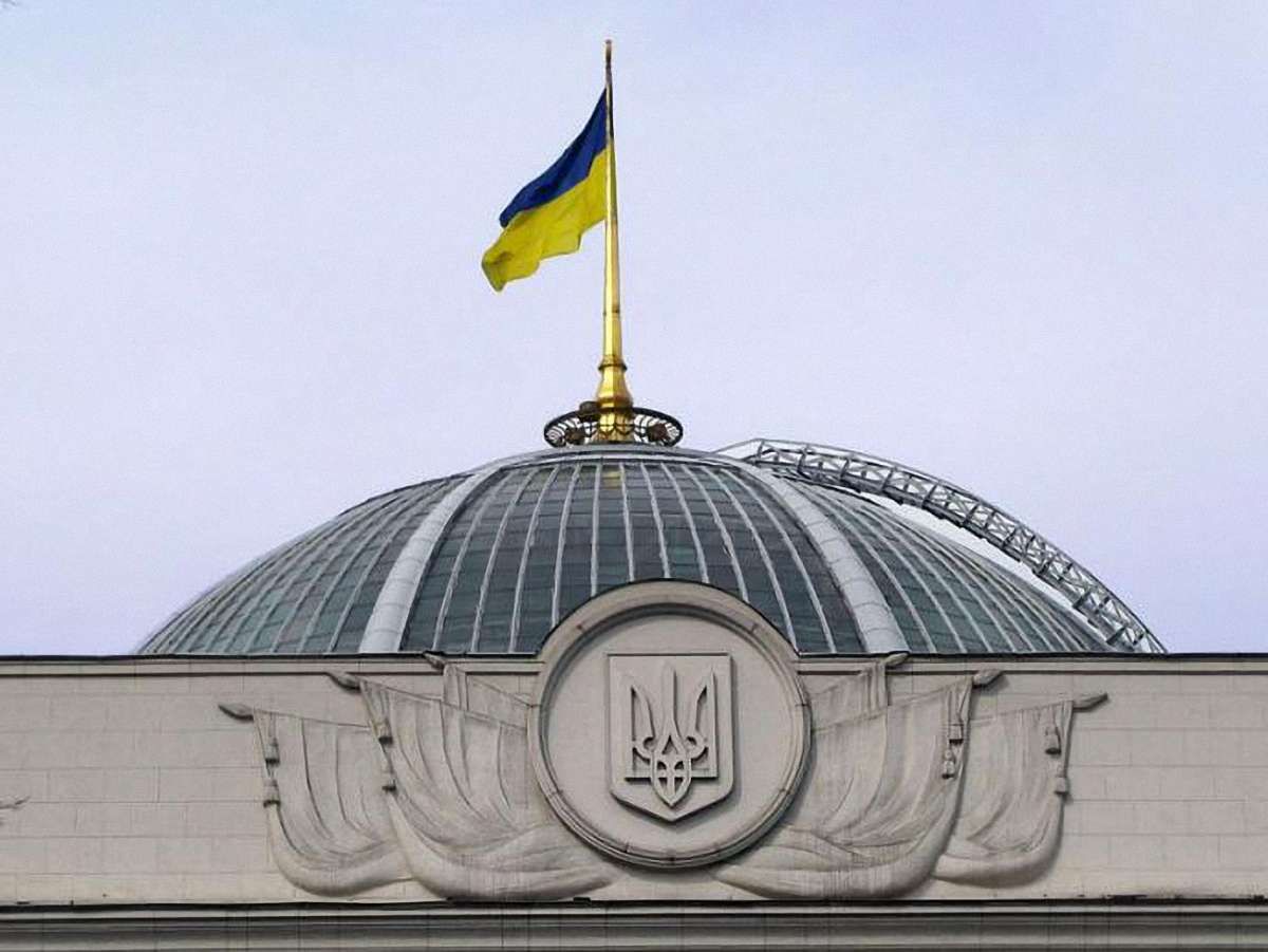 Опозиціонерам «присвятили» пам’ятку депутату-початківцю. Фото