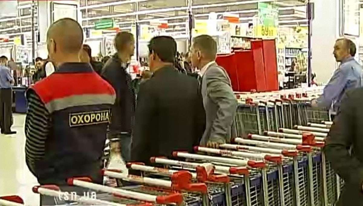 Кабмін затвердив перелік зброї, дозволеної охоронцям