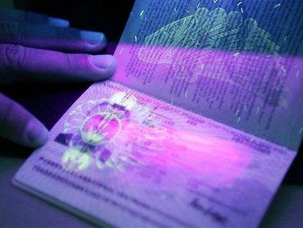 Біометричні паспорти можуть бути доступні не раніше 2016 року