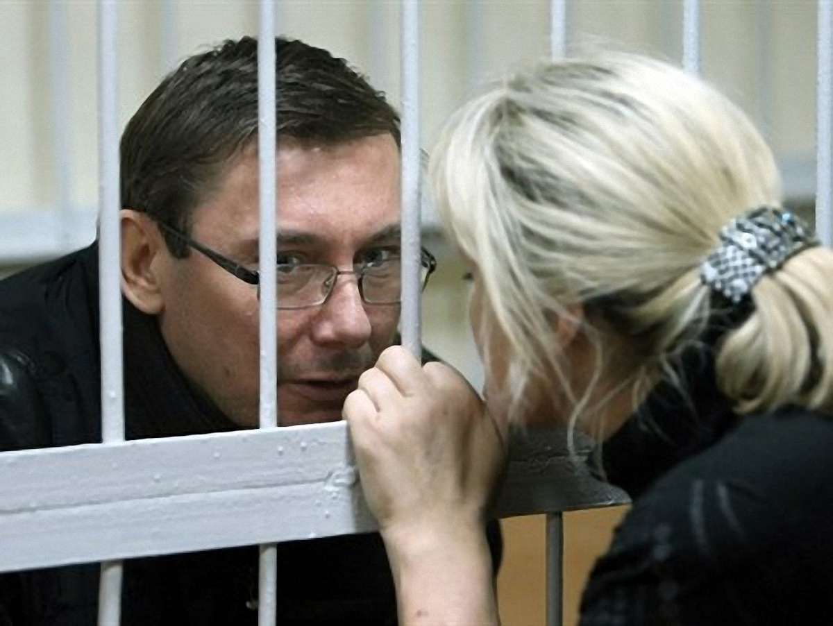 Янукович обіцяв випустити Луценка одразу після виборів у ВР
