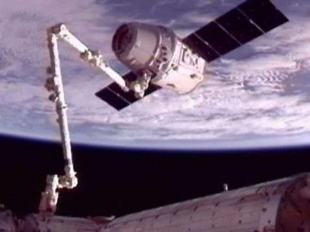 У космосі над Україною пристикувався вантажний корабель до МКС