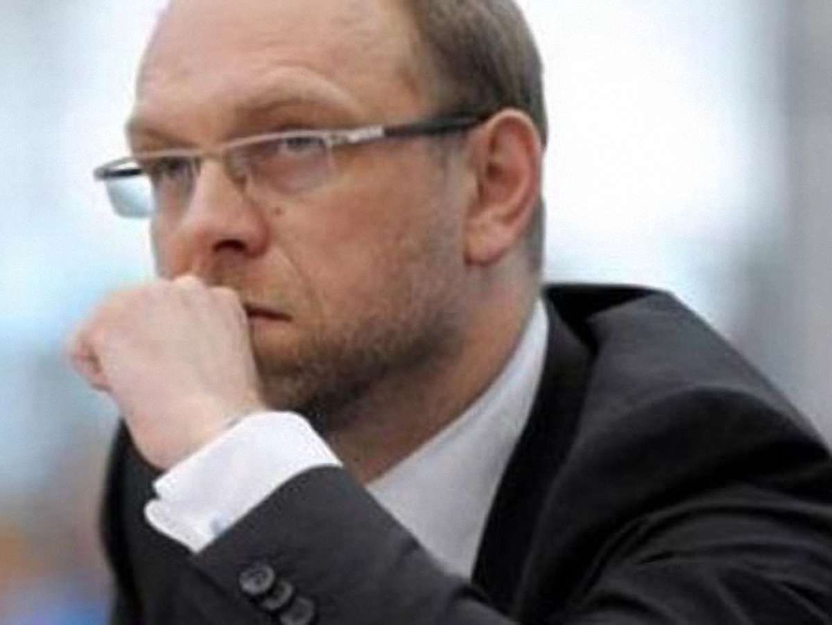 Вищий адмінсуд розгляне сьогодні справу щодо мандату Власенка