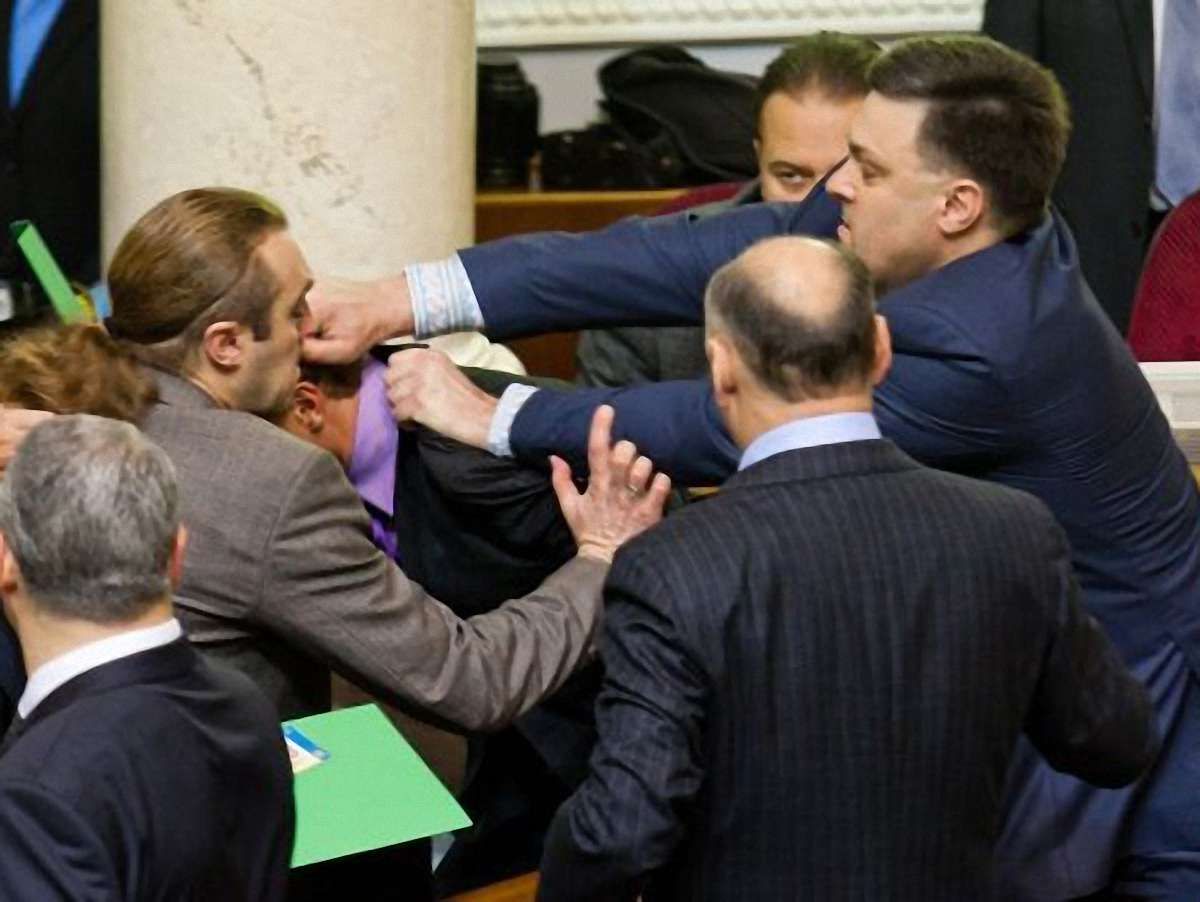 Регіонали можуть вдатися до силового розблокування Ради