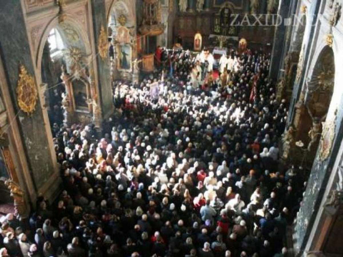 У Наглядовій раді костелу Єзуїтів пояснили, чому виселяють «Равлик»