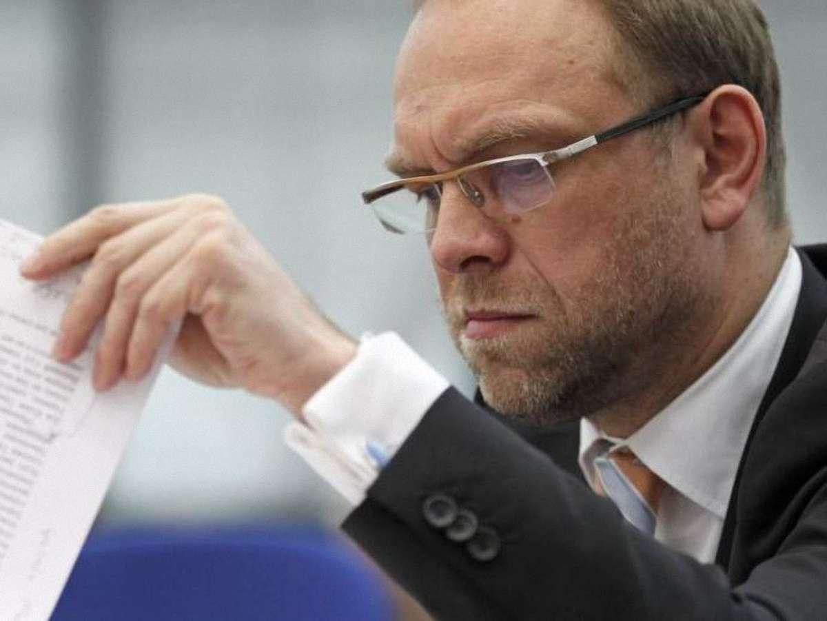 ГПУ: Власенко виступав на судах Тимошенко як депутат, а не адвокат