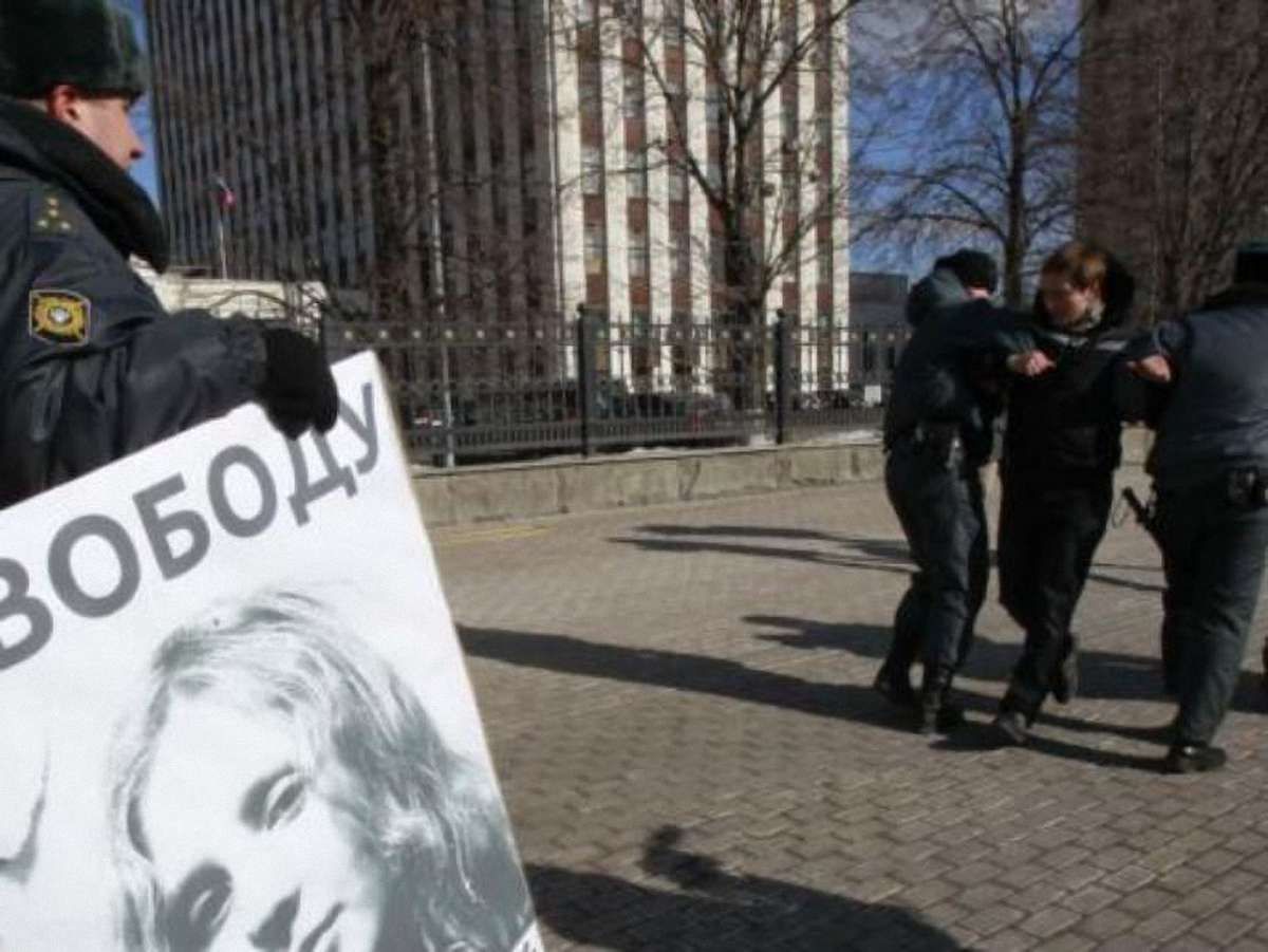 У Москві на феміністських акціях затримали понад 20 людей