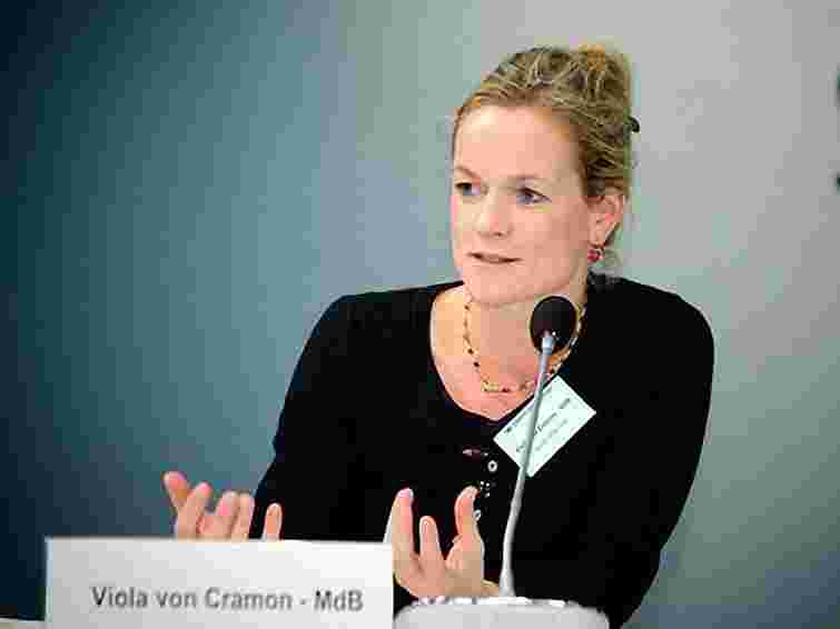 Євродепутат: Репутація Януковича заплямована ще до Власенка