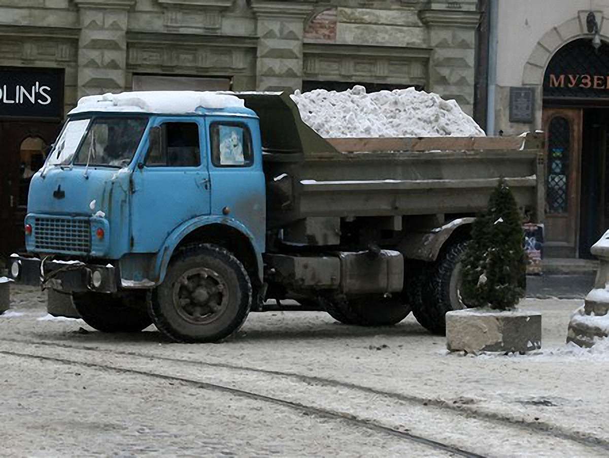 Комунальні служби Львова працюють у посиленому режимі