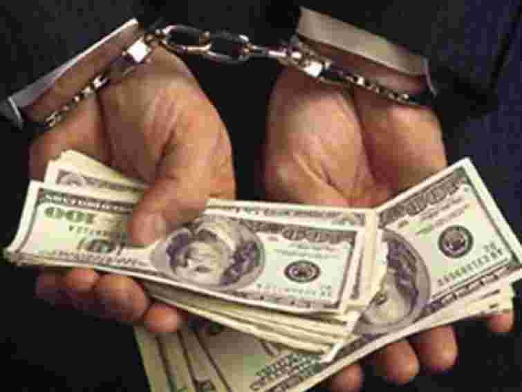 На Рівненщині прикордонника зловили на $1,5 тис. хабара