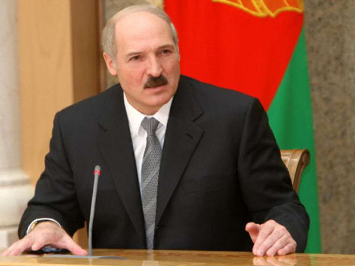 Лукашенко присягається, що рідним владу не передасть