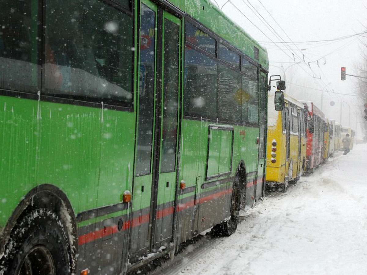 У Львові вийшло на маршрут 556 автобусів замість 621, – Засадний