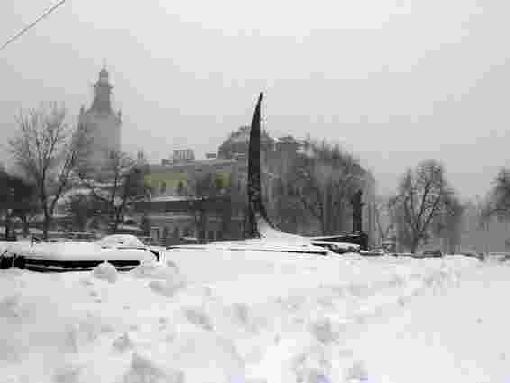 Сніг у Львові падав 30 годин,  – чиновник