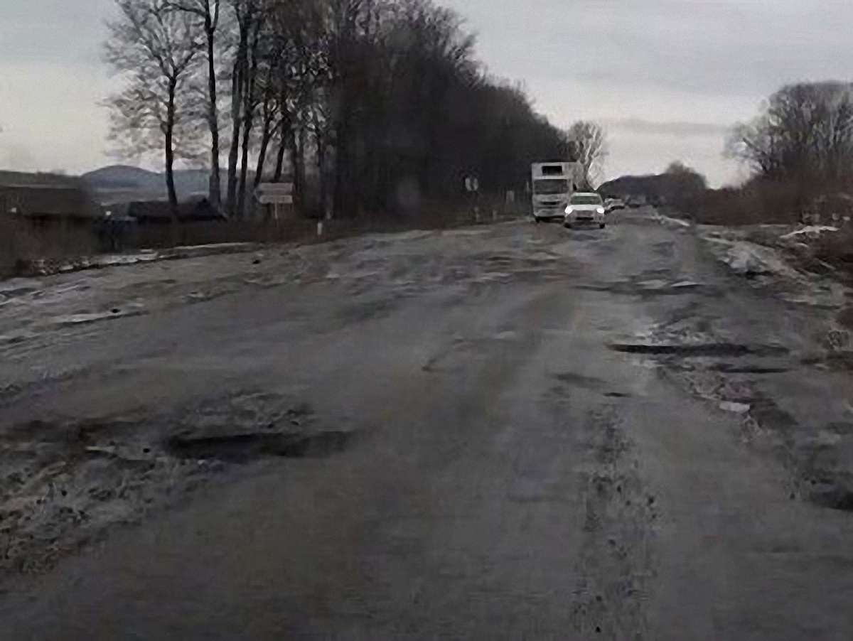 Залатану дорогу Львів-Тернопіль водії назвали «танкодромом»