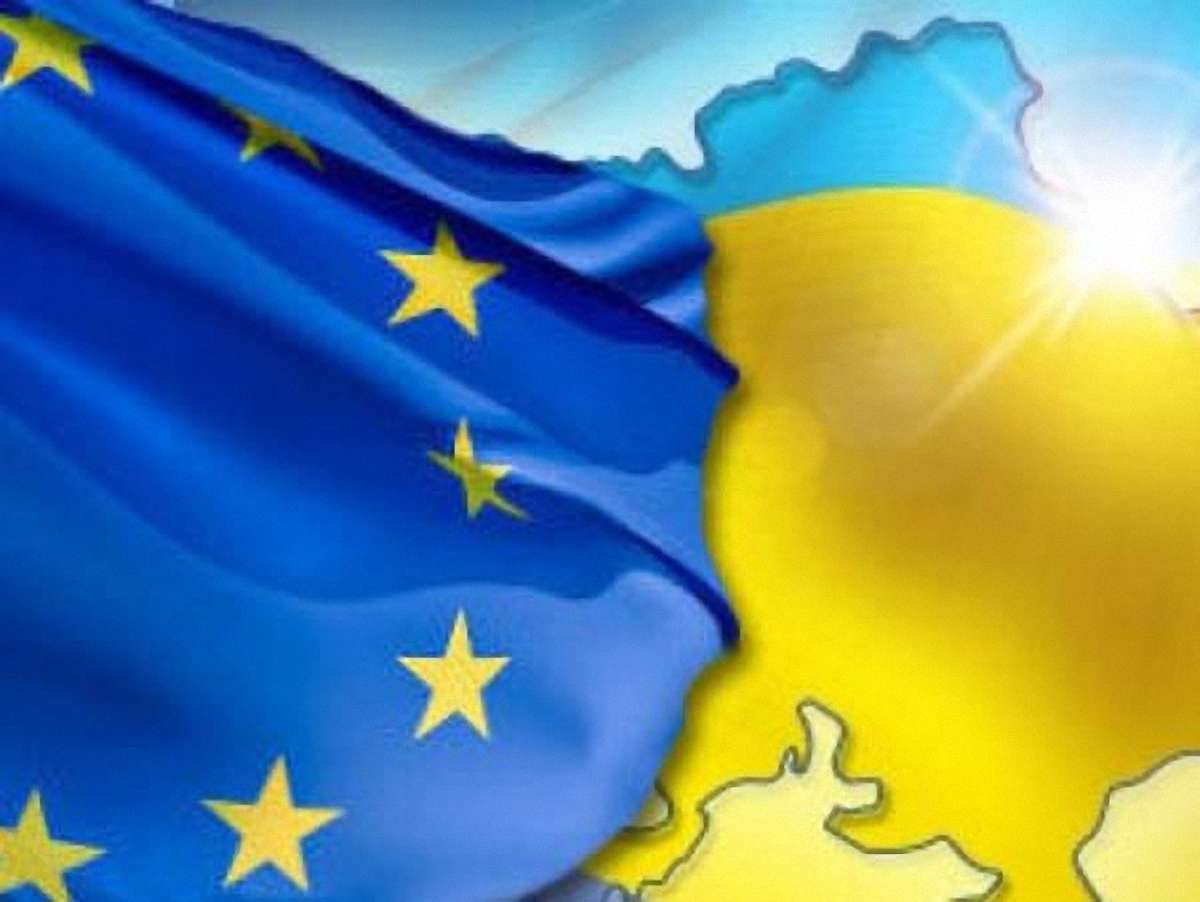 ЄС радить Україні активніше боротися з корупцією