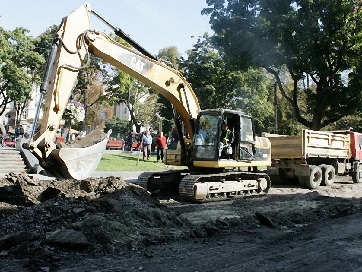 В рік треба ремонтувати по 15 тис. км доріг в Україні, - експерт