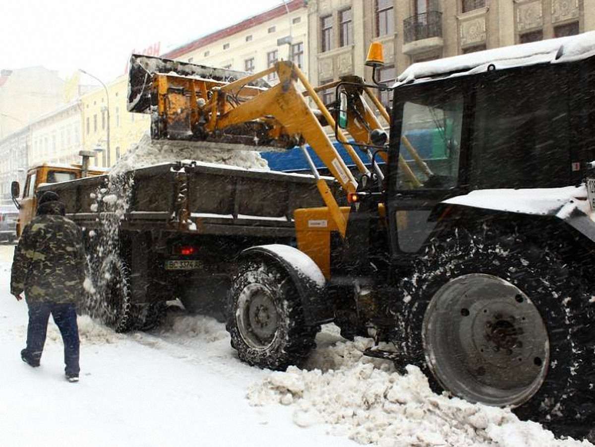 Львів чиститимуть від снігу і вночі