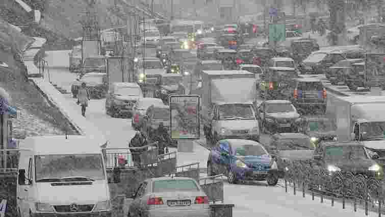 Надзвичайну ситуацію через снігопад оголосили у Києві