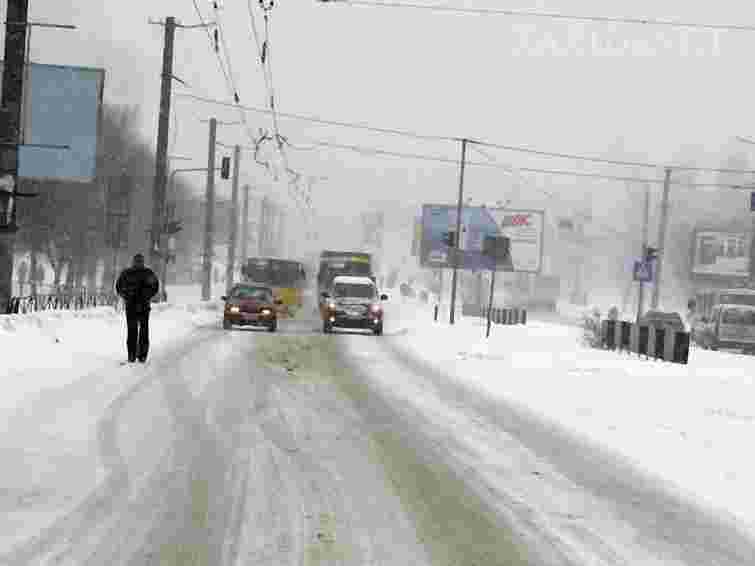 Укравтодор звітує, що розчистив дороги державного значення 