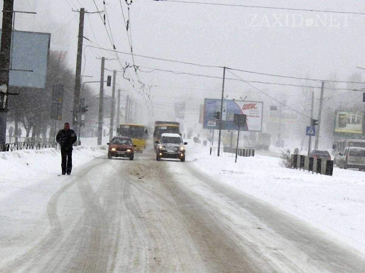 Укравтодор звітує, що розчистив дороги державного значення 