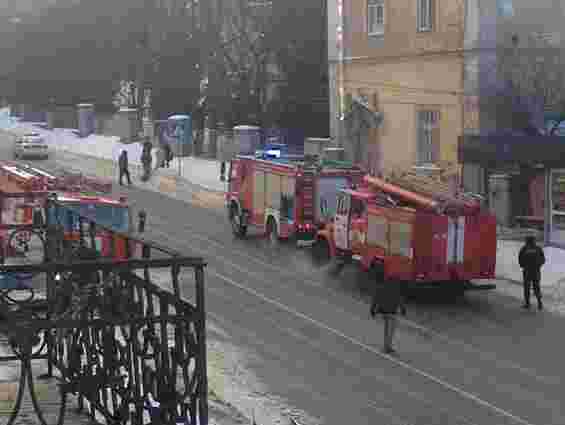 Пожежа в автошколі у Львові знищила три авто