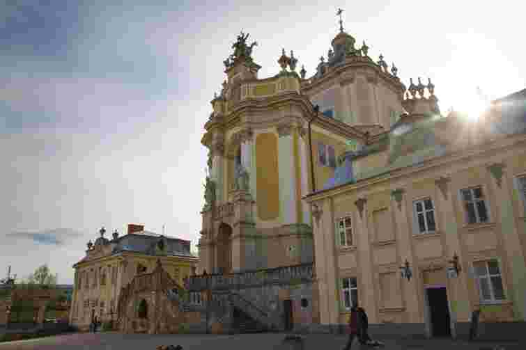 У Львові реконструюють освітлення собору Святого Юра