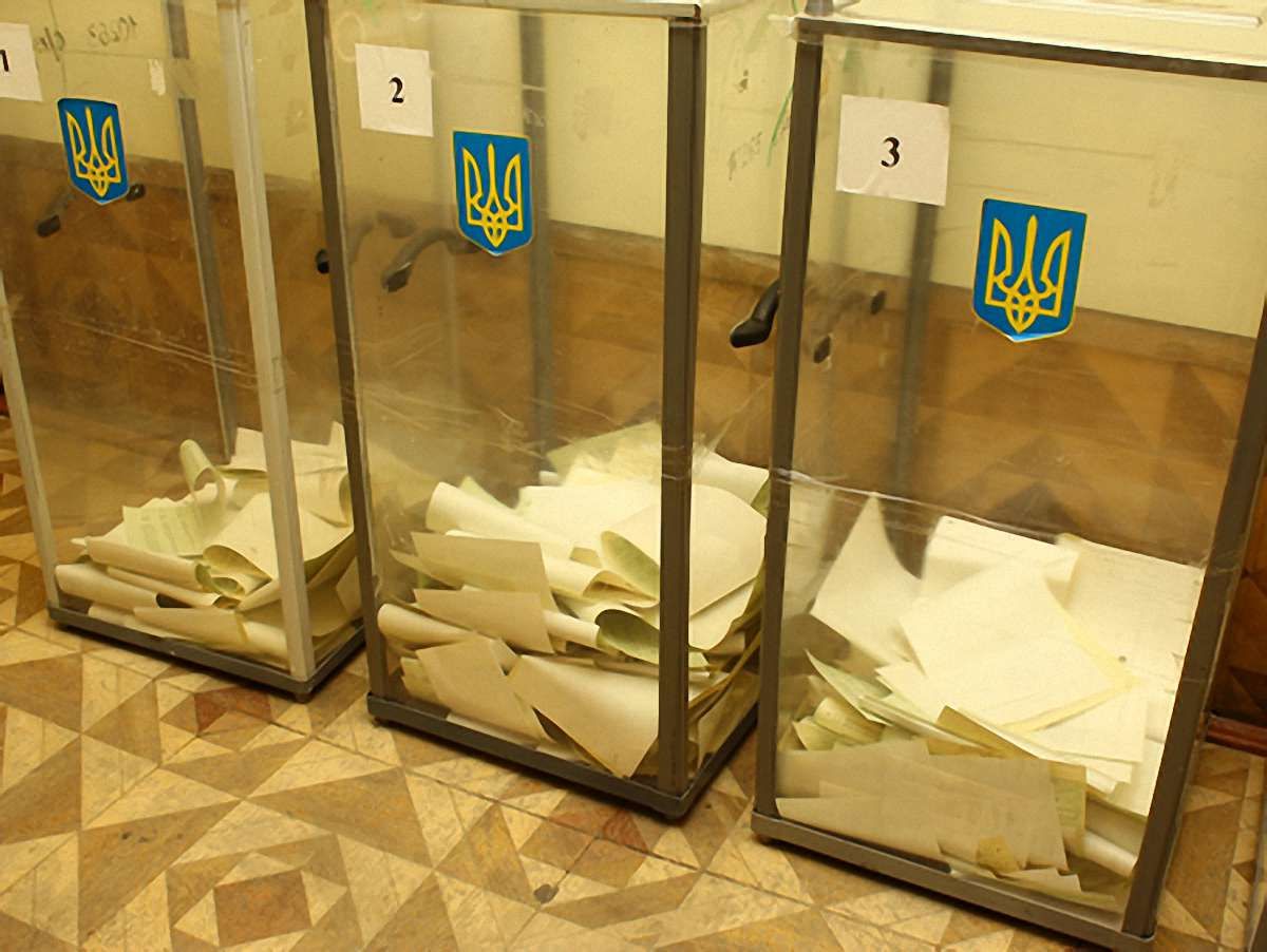 До Львівської облради балотуються 12 безробітних і студентка