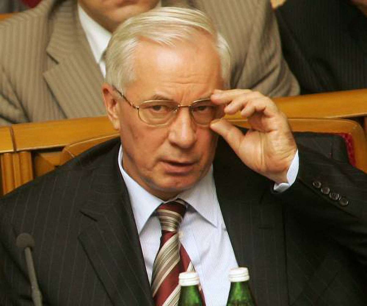 Кабмін пояснив, чому Азаров вигнав «ударівця»