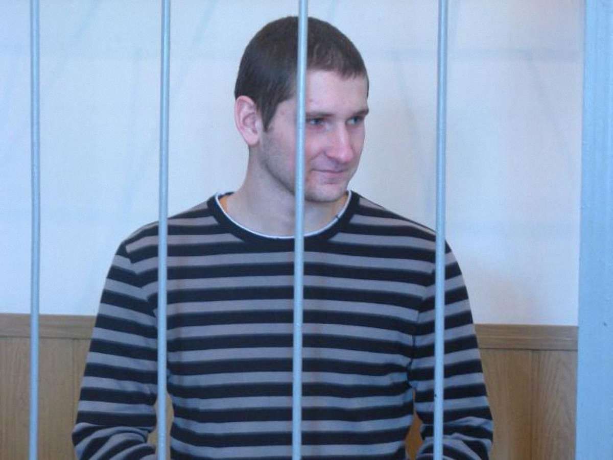Апеляційний суд залишив за гратами активістів за малюнки з Януковичем