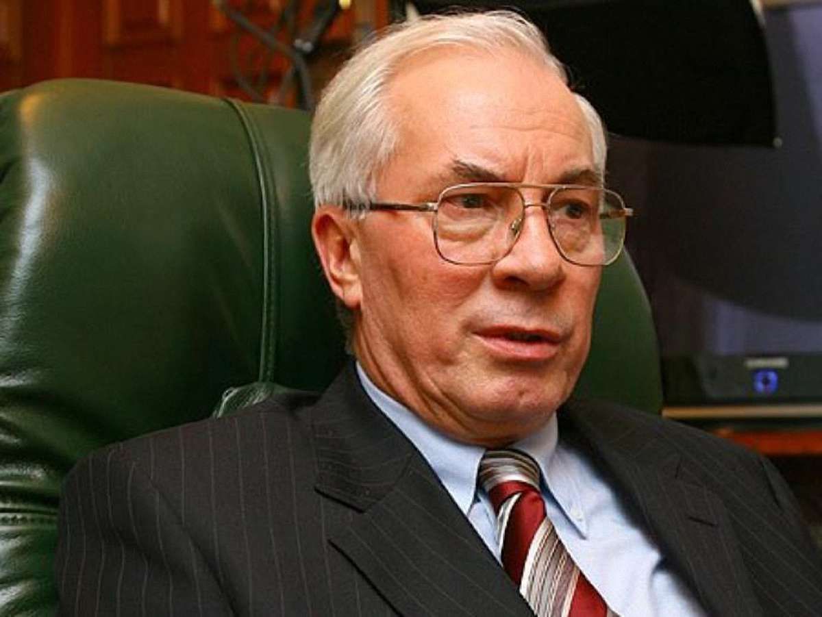 Азаров: Україна не мусить погоджуватися на будь-які умови МВФ