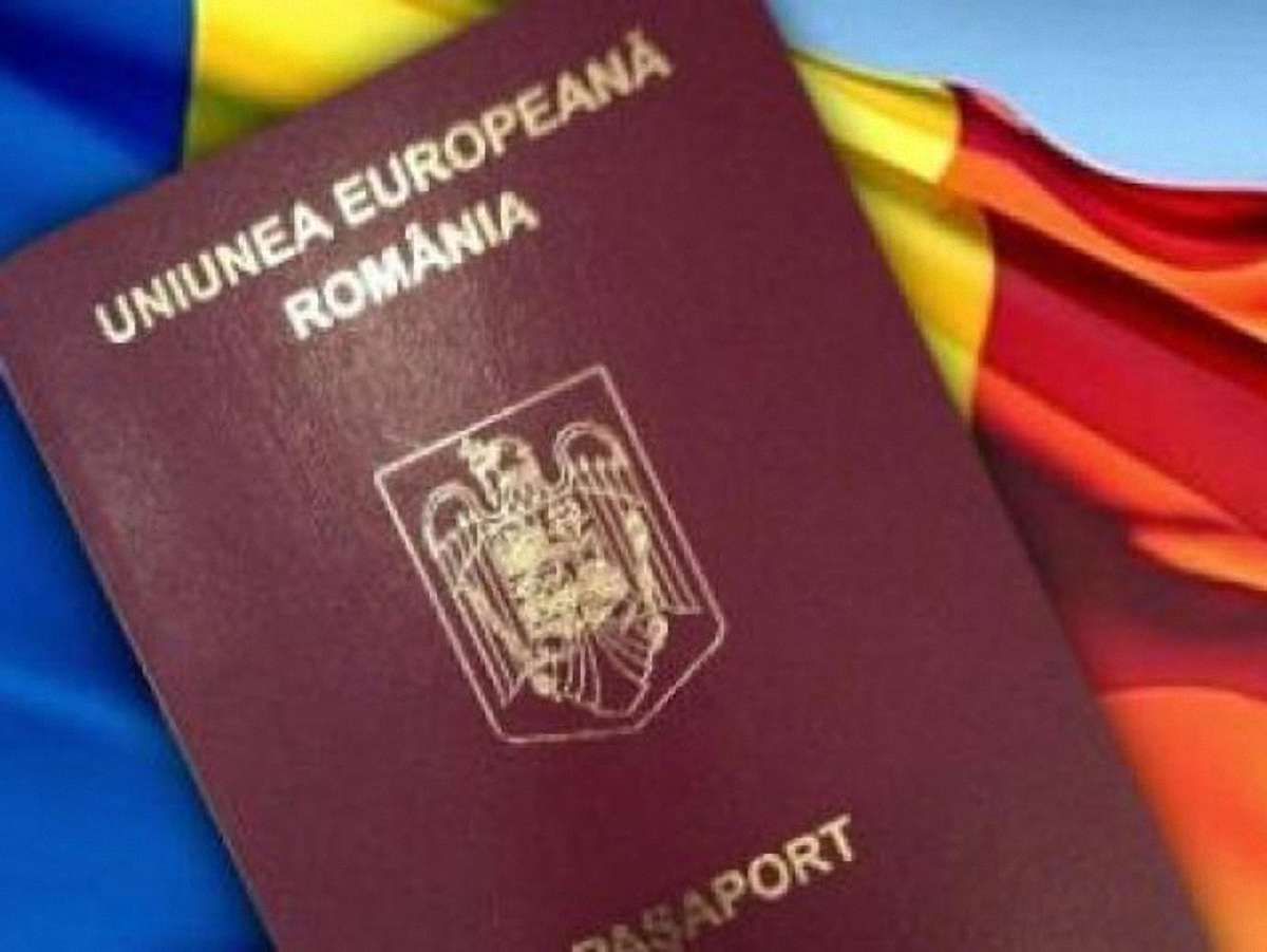 250 тисяч українців мають паспорти Росії, Угорщини чи Румунії
