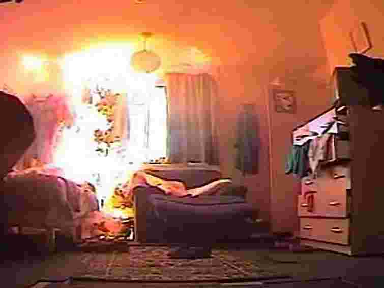 У Львові горів житловий будинок: евакуювали 15 людей