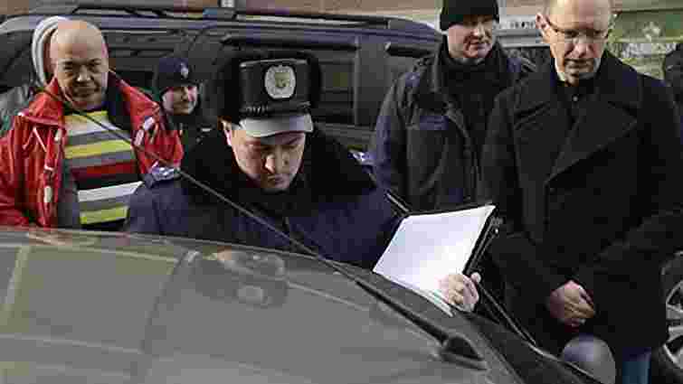 У Чернівцях викрито незаконне стеження за Яценюком. Фото