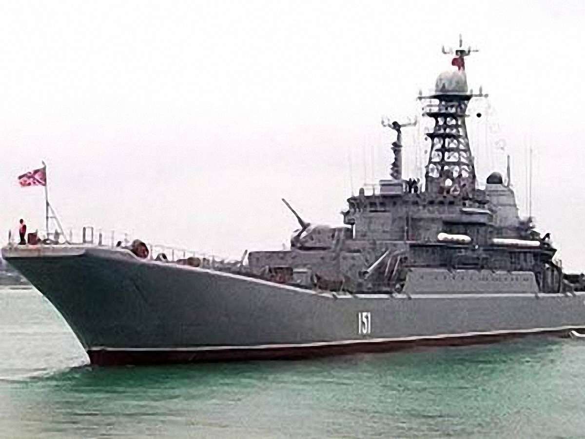Російські бойові кораблі повернулися до Севастополя