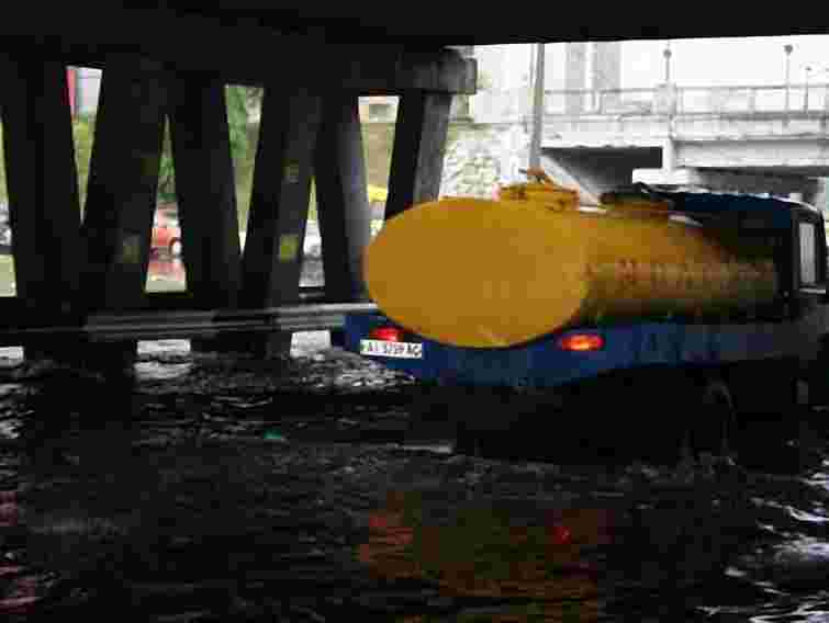 Влада хоче, щоб з повінню у Києві боролись волонтери