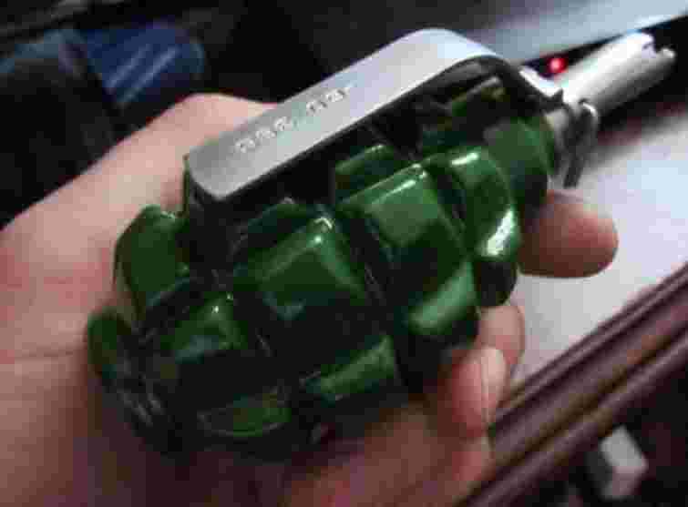 Львів’янин приніс гранату на центральну площу, щоб віддати міліції