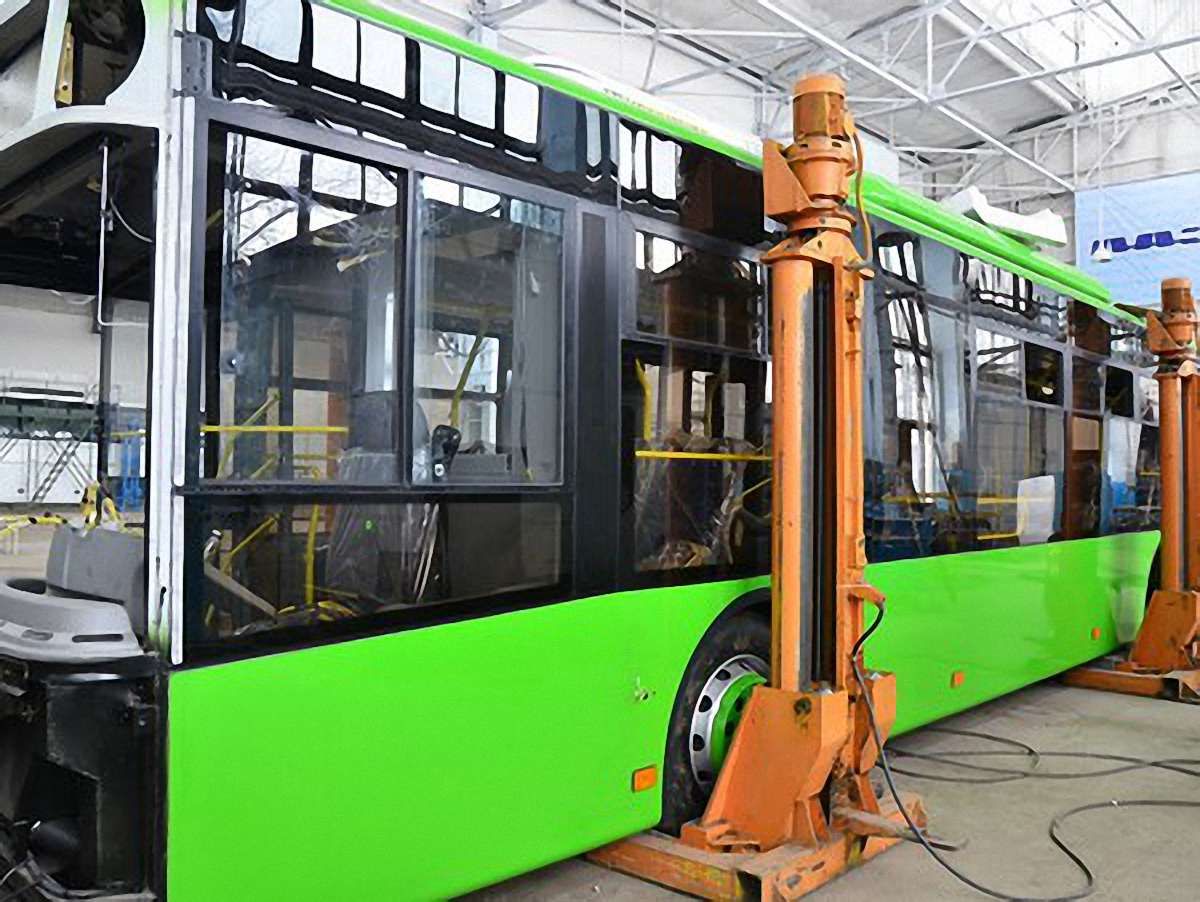 ЛАЗ укомплектував 4 автобуси для АТП-1 гіршими двигунами, - прокуратура