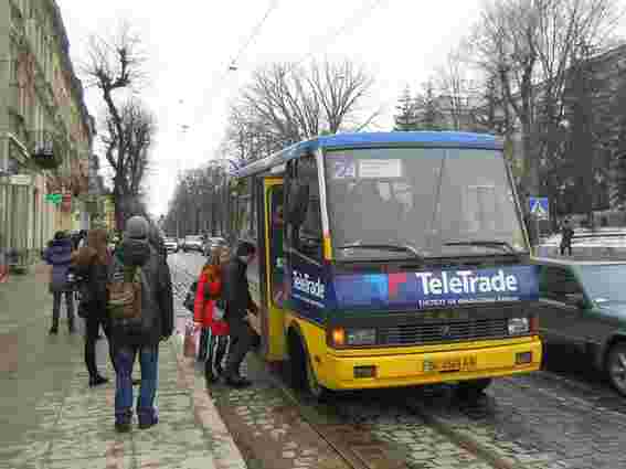 З маршруту №24 у Львові забрали великогабаритні автобуси
