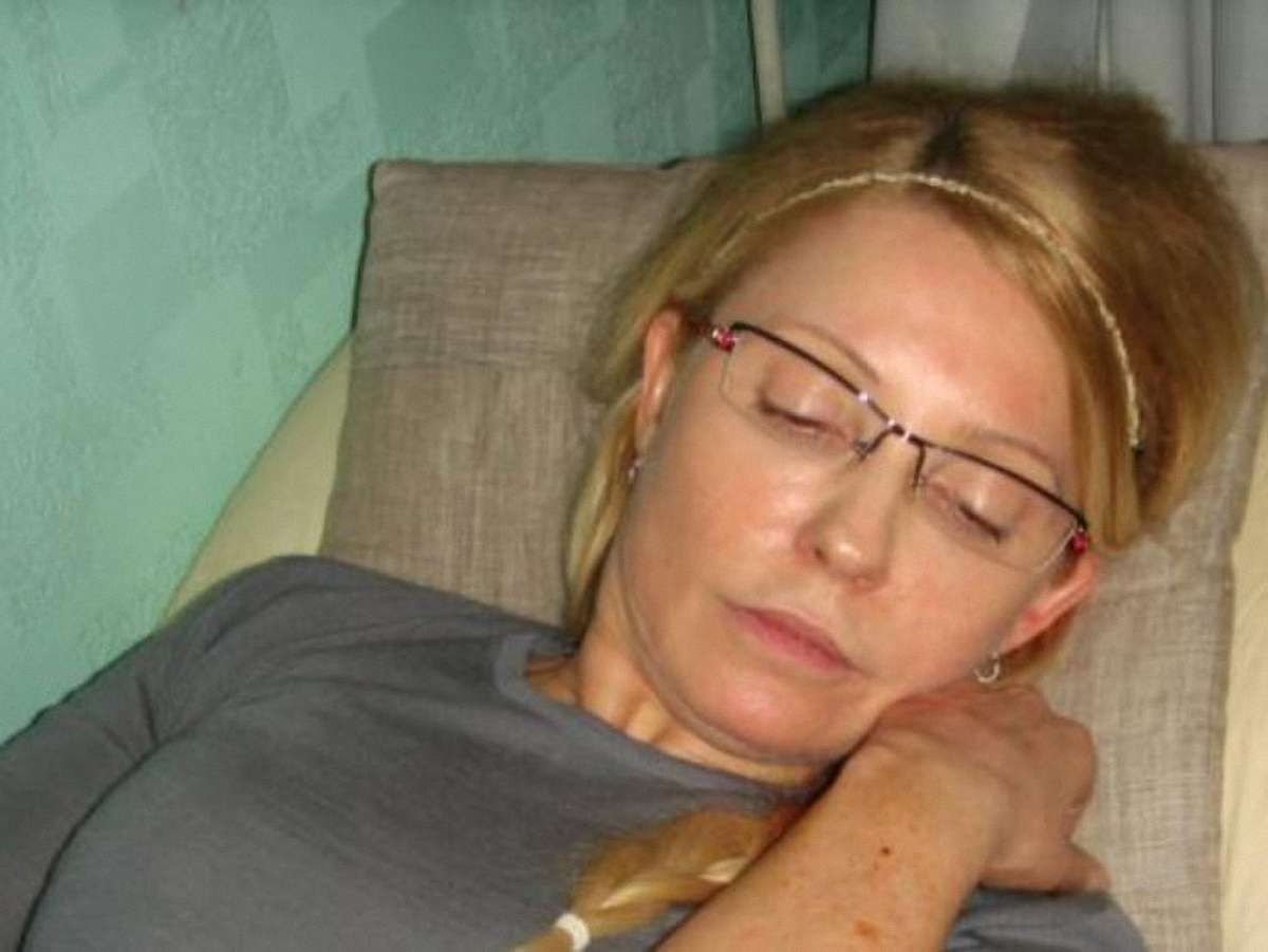 Тюремники кажуть, що Тимошенко знову відмовилася їхати до Києва