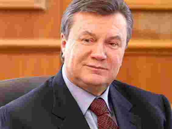 Торік Янукович заробив 15 мільйонів на своїх книжках