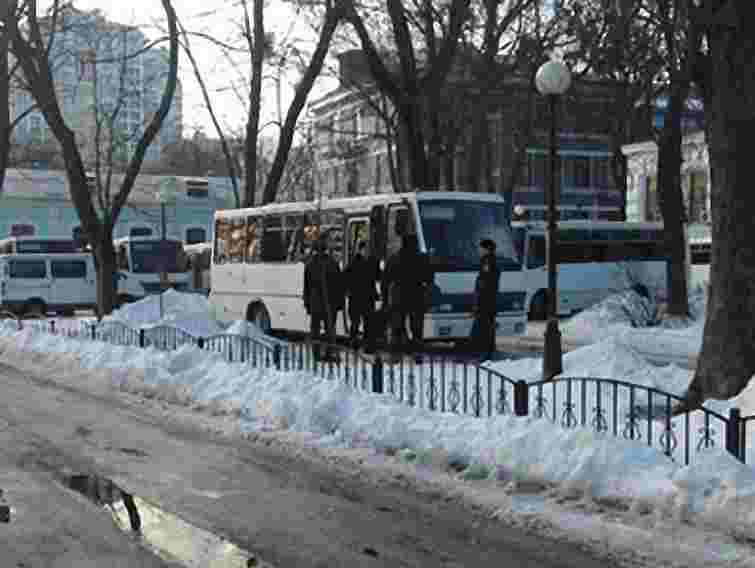 Під Радою опозиція і регіонали готують два мітинги
