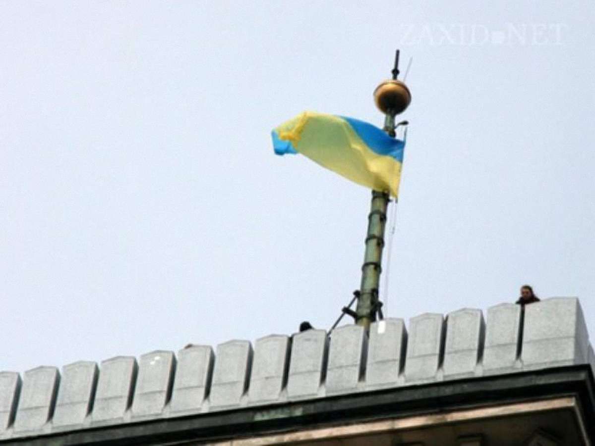 Завтра у Львові відзначать 23-річчя підняття прапора над ратушею