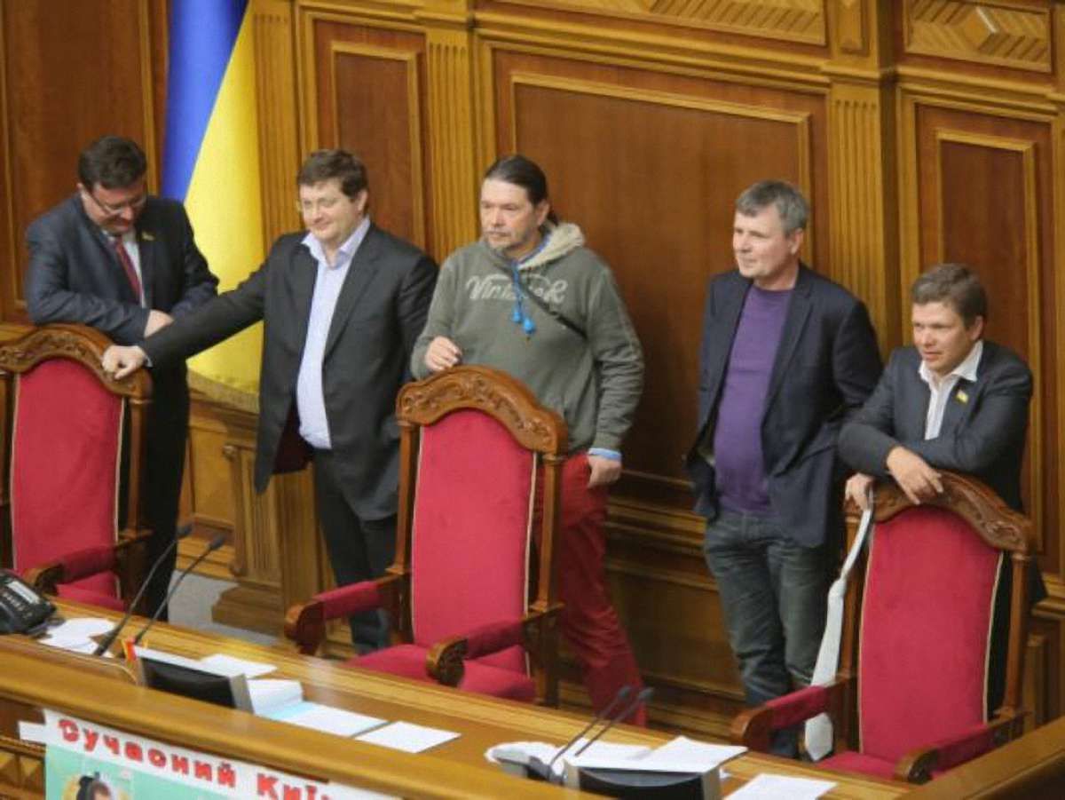 Опозиція знову заблокувала Раду
